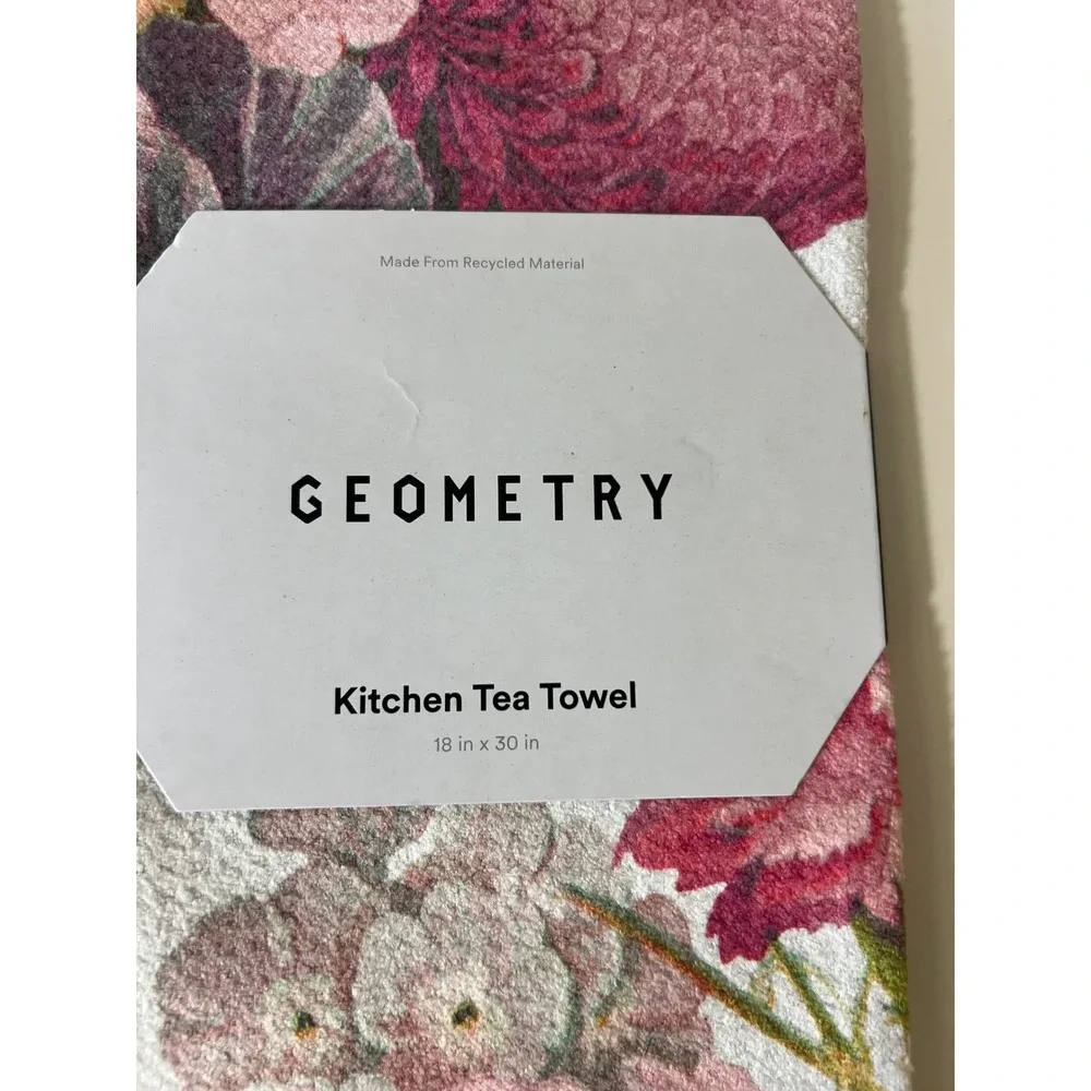 Geometry Kitchen‎ Tea Towels Ecstatic Blooms Floral Design Pink White NWT